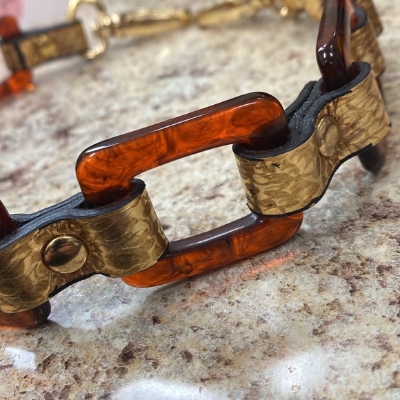 Vintage acrylic and gold purse strap - Picture 3 of 4